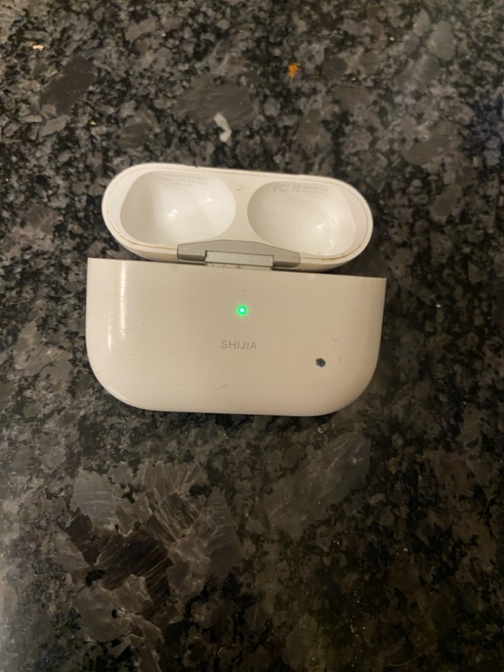 SHIJIA White Wireless Earbud Charging Case